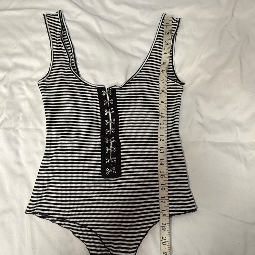 Emma & Sam rayon /spandex bl/white bodysuit medium - Picture 8 of 13